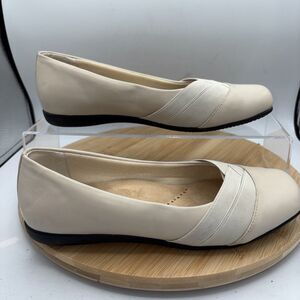 Trotters Stella Ballet Flats Women’s Ivory Slip-On Comfort Shoes 8W Square toe